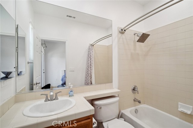 25422 Magnolia Lane, Stevenson Ranch CA: https://media.crmls.org/medias/b96f1b1d-5d8f-4a54-8c10-25b1dd32679e.jpg
