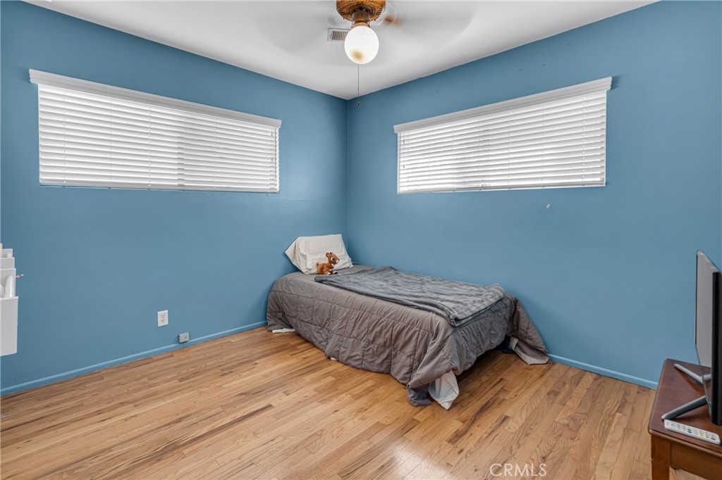 https://media.crmls.org/medias/b96f34cd-00f4-4617-9ca9-df53bc66f622.jpg?preset=X-Large