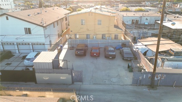 7714 S Broadway, Los Angeles CA: https://media.crmls.org/medias/b96f9afd-6443-483f-abb2-8e4e549c331c.jpg