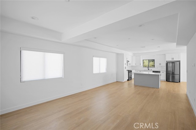 5826 Craner Avenue, North Hollywood CA: https://media.crmls.org/medias/b96fec7f-bdb6-4b3f-b244-2ecc676feaca.jpg