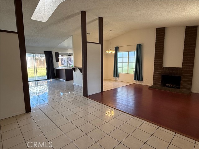 Detail Gallery Image 6 of 25 For 23850 Suncrest, Moreno Valley,  CA 92553 - 4 Beds | 2 Baths