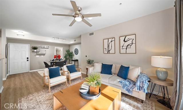 1801 E Katella Avenue, Anaheim CA: https://media.crmls.org/medias/b970a39b-4153-486c-861c-b3c18bc3c2ce.jpg