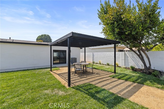 8840 Valjean Avenue, North Hills CA: https://media.crmls.org/medias/b970acb7-2828-4443-a6c8-877d804d51f0.jpg