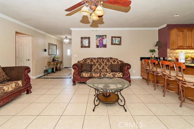 Detail Gallery Image 13 of 39 For 12848 Autumn Leaves Ave, Victorville,  CA 92395 - 5 Beds | 3/1 Baths