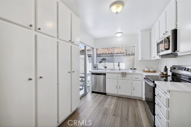 Detail Gallery Image 8 of 28 For 19519 Rinaldi St #57,  Porter Ranch,  CA 91326 - 3 Beds | 2 Baths