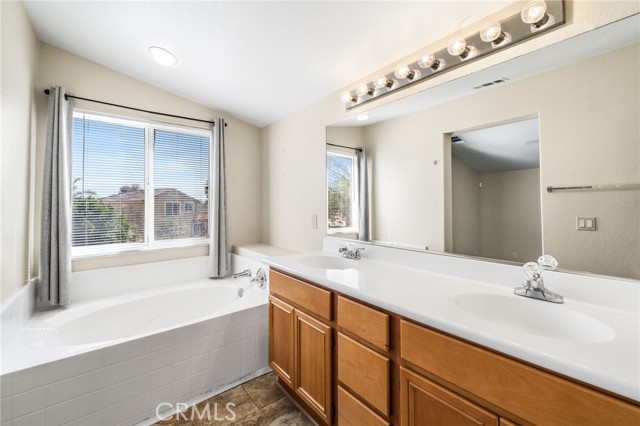 Detail Gallery Image 30 of 47 For 1232 Sunburst, Beaumont,  CA 92223 - 4 Beds | 3 Baths