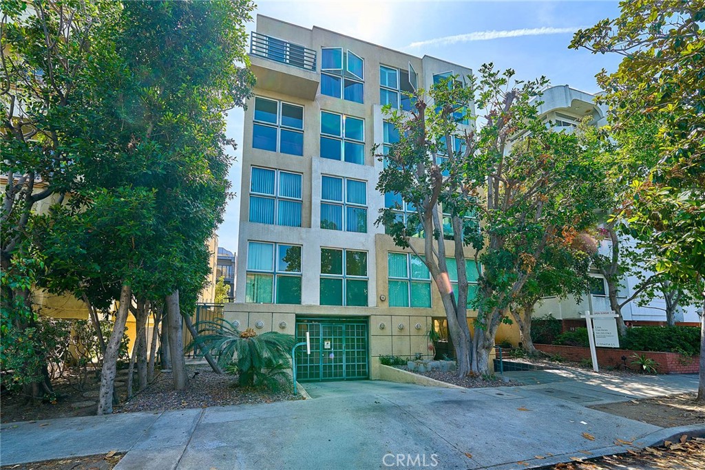 1927 Glendon Avenue #201