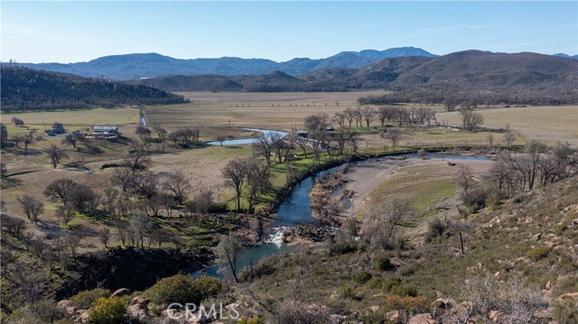 21541 Yankee Valley Road, Hidden Valley Lake CA: https://media.crmls.org/medias/b972705c-b9b4-4ca8-822b-7da4122cd994.jpg