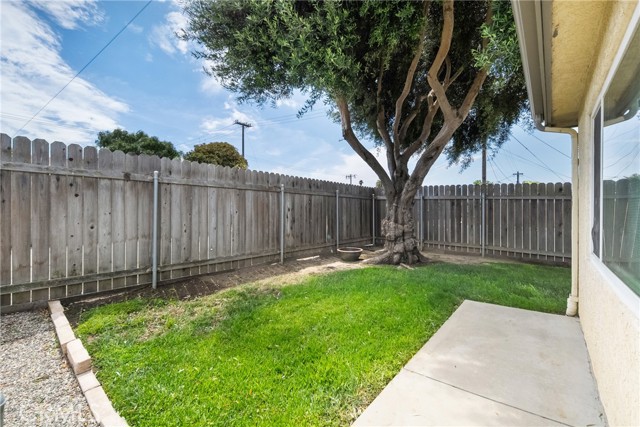 1020 W Cherry Avenue, Lompoc CA: https://media.crmls.org/medias/b974104c-1f5f-4d20-bf5c-3e4e3b063265.jpg