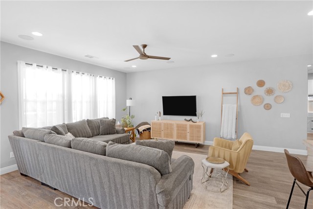 34689 Swan Valley Court, Murrieta CA: https://media.crmls.org/medias/b9744705-949a-4517-8cb1-87798a13e8cc.jpg