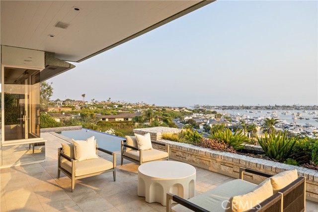 1535 Dolphin Terrace, Corona del Mar CA: https://media.crmls.org/medias/b9744bb1-c346-4ba7-91fc-e252f4d13587.jpg