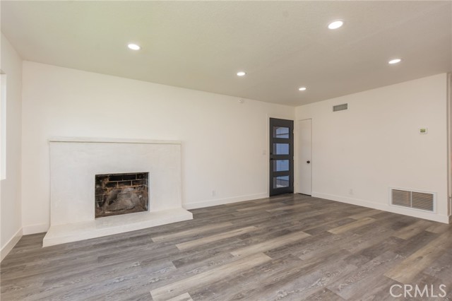 852 Ventura Avenue photo 6
