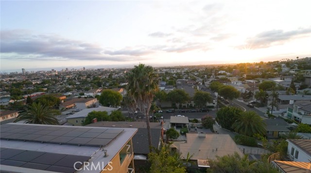 1995 Molino Avenue, Signal Hill CA: https://media.crmls.org/medias/b974a96d-c343-42f1-8b64-81f98fb1d83b.jpg