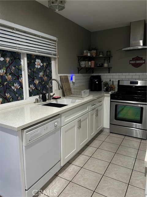 Detail Gallery Image 5 of 18 For 880 Hartford Ln, La Habra,  CA 90631 - 3 Beds | 2/1 Baths