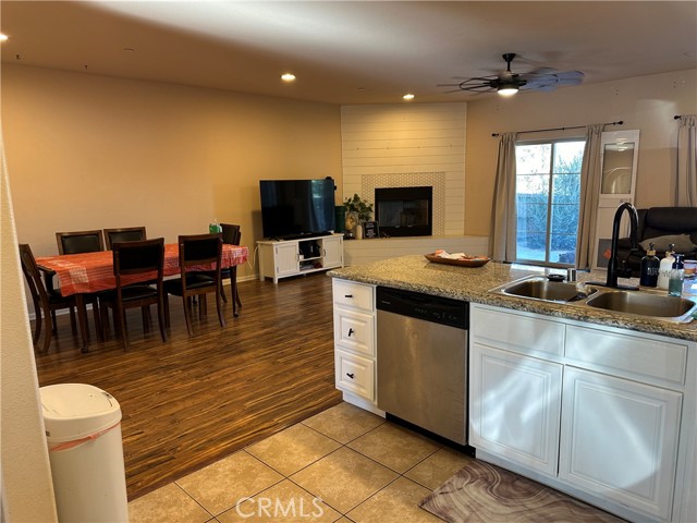 Detail Gallery Image 20 of 63 For 14193 Jicarilla Rd #302,  Apple Valley,  CA 92307 - 3 Beds | 2/1 Baths