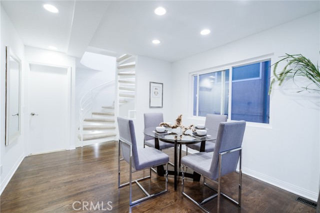 3207 Crest Drive, Manhattan Beach, California 90266, 3 Bedrooms Bedrooms, ,3 BathroomsBathrooms,Residential,Sold,Crest,PW21156135