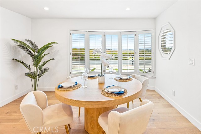 Detail Gallery Image 10 of 55 For 2309 Irvine Ave, Newport Beach,  CA 92660 - 4 Beds | 2/1 Baths
