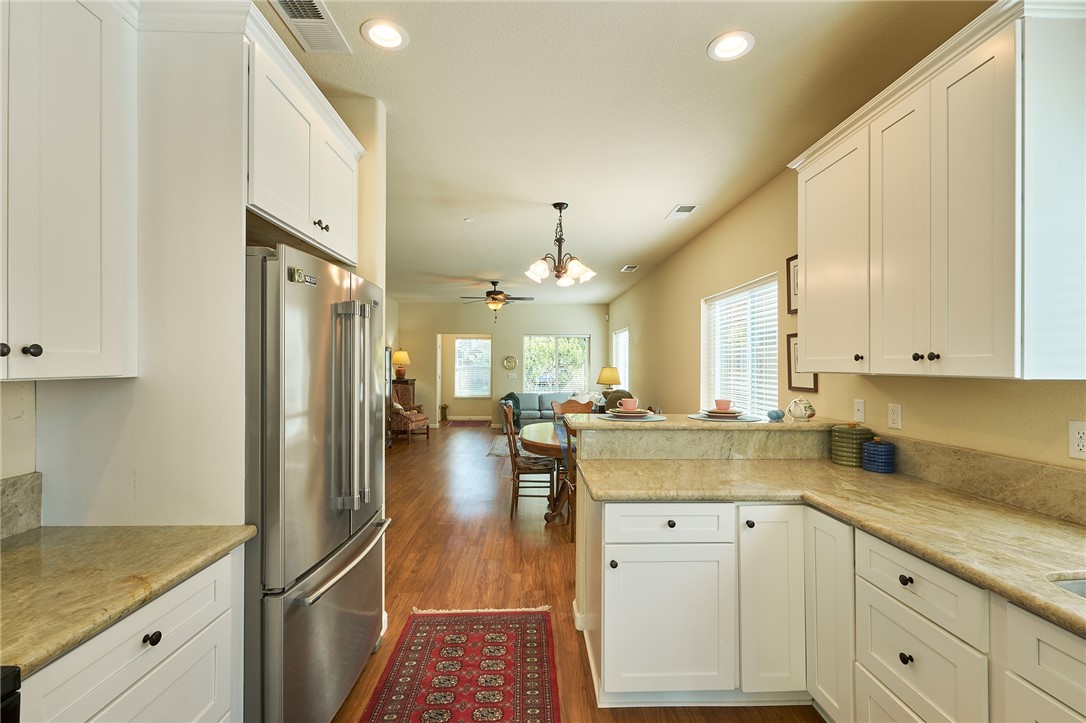 Detail Gallery Image 14 of 40 For 2839 Clark Way, Chico,  CA 95973 - 3 Beds | 2 Baths