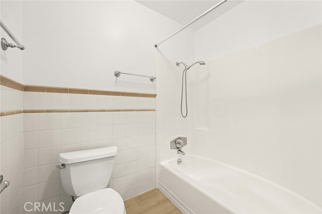 1127 E Del Mar Boulevard, Pasadena CA: https://media.crmls.org/medias/b9778cf1-e476-4ccd-b37f-f013023d4898.jpg