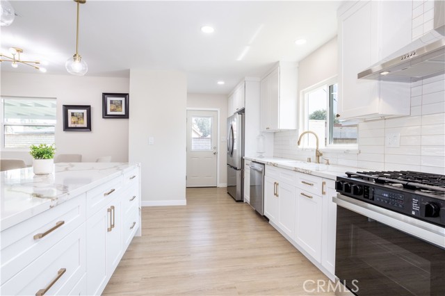 Detail Gallery Image 8 of 33 For 20341 Schoenborn St, Winnetka,  CA 91306 - 3 Beds | 2 Baths