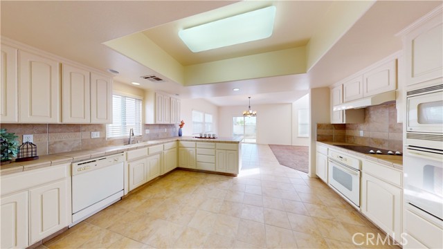 Detail Gallery Image 9 of 40 For 3308 Camino Way, Madera,  CA 93637 - 3 Beds | 2/1 Baths