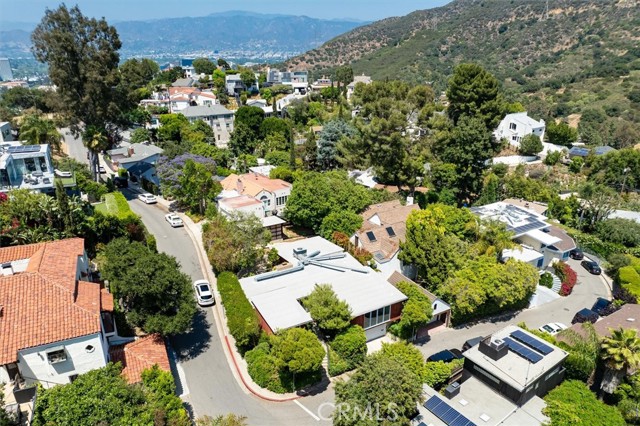 3288 Velma Drive, Los Angeles CA: https://media.crmls.org/medias/b978d089-c27f-48a8-8c99-779f41a4fd40.jpg
