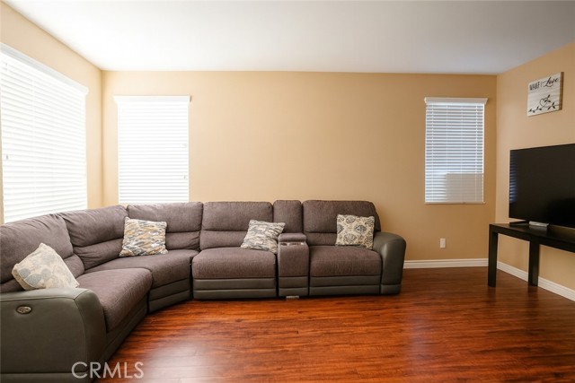 Detail Gallery Image 5 of 29 For 13674 Buena Vista, Hesperia,  CA 92344 - 5 Beds | 3 Baths