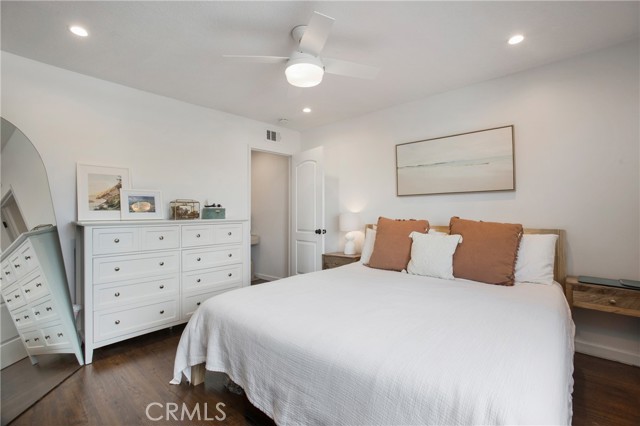 Detail Gallery Image 10 of 17 For 4698 Heil Ave 23c,  Huntington Beach,  CA 92649 - 2 Beds | 1/1 Baths