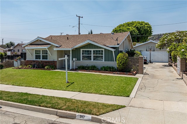 917 N Sanchez Street, Montebello CA: https://media.crmls.org/medias/b979b9cb-483c-4159-a05b-b1d80ddff17d.jpg