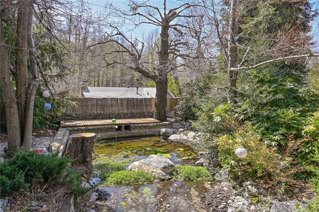 https://media.crmls.org/medias/b97a4ec9-2eb0-478f-a115-9b57b7b94ce5.jpg?preset=X-Large