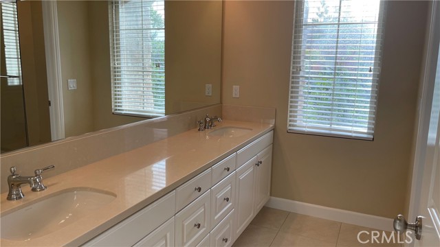 Detail Gallery Image 14 of 19 For 71 Honeyflower, Irvine,  CA 92620 - 5 Beds | 3/1 Baths