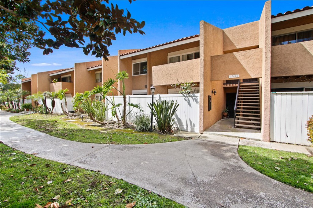 1001 W Macarthur Boulevard #20