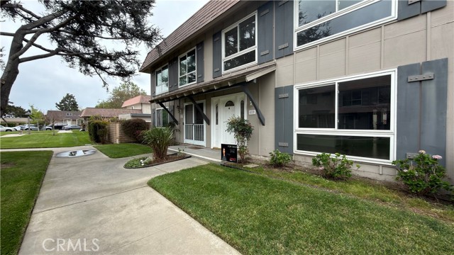 Front Image Thumbnail for CROC26056684