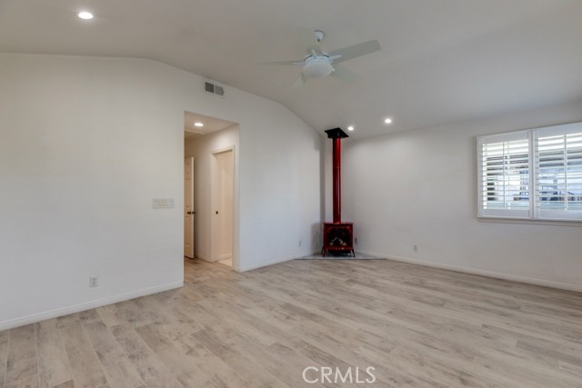 645 Longfellow Avenue, Hermosa Beach CA: https://media.crmls.org/medias/b97b665c-2fe1-4c2b-9ef6-66dbf82e3116.jpg