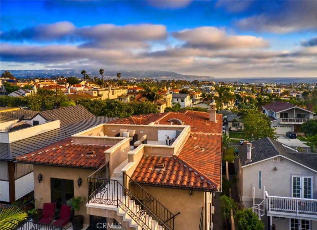 https://media.crmls.org/medias/b97b686b-9b04-4217-933d-df339439b80a.jpg?preset=X-Large