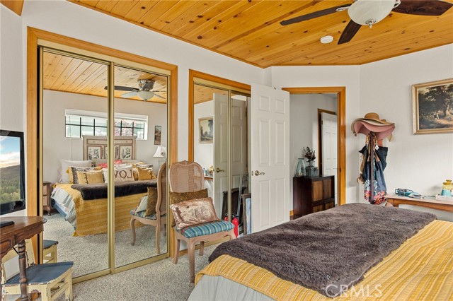 Detail Gallery Image 17 of 34 For 30969 Summit Dr, Running Springs,  CA 92382 - 4 Beds | 2/1 Baths