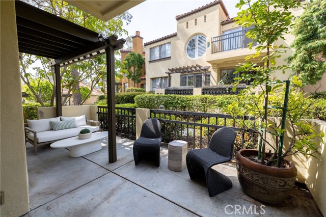 Detail Gallery Image 23 of 27 For 909 Muirfield, Newport Beach,  CA 92660 - 2 Beds | 2/1 Baths