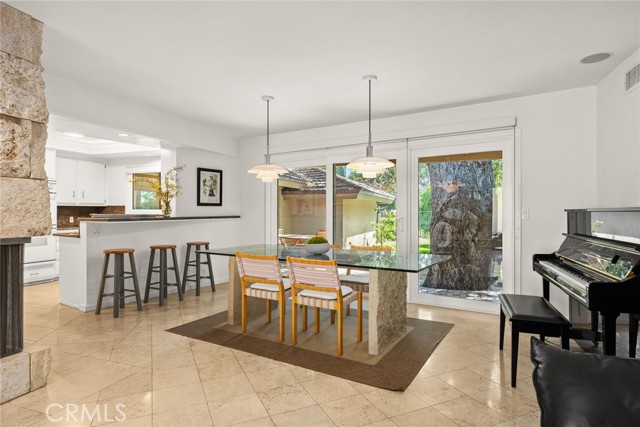 250 Hillgreen Place, Arcadia CA: https://media.crmls.org/medias/b97dcbc4-ada3-4c84-b9de-7da07ae78d85.jpg