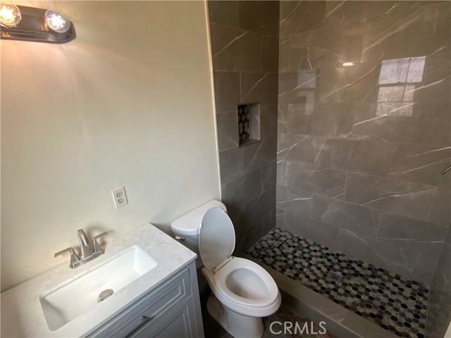 Detail Gallery Image 10 of 14 For 505 W Grove St, Rialto,  CA 92376 - 3 Beds | 1/1 Baths