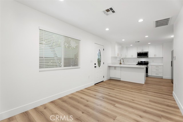 Detail Gallery Image 4 of 26 For 9253 Parliament Ave, Westminster,  CA 92683 - 2 Beds | 2 Baths