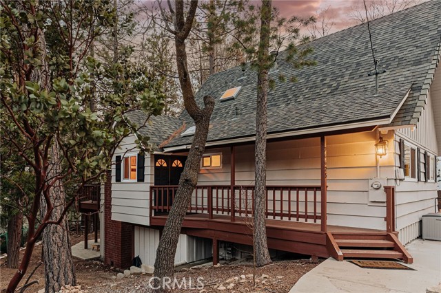 Detail Gallery Image 1 of 73 For 26625 Pinehurst Dr, Lake Arrowhead,  CA 92352 - 4 Beds | 3 Baths