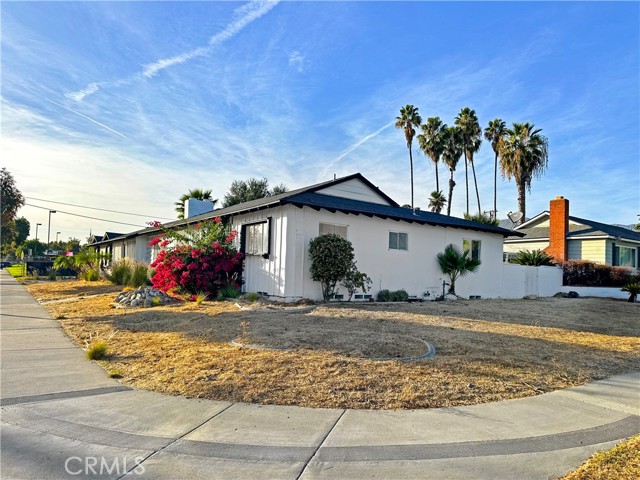 Detail Gallery Image 2 of 17 For 359 E 14th St, Upland,  CA 91786 - 3 Beds | 2 Baths