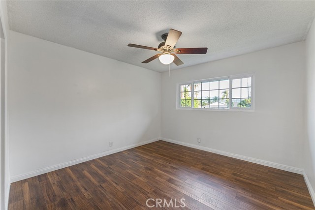 1073 E Knollcrest Drive, Covina CA: https://media.crmls.org/medias/b97ee185-89e1-4ca9-a523-1d6bf16a142e.jpg