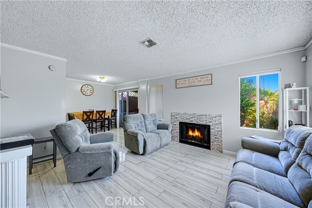 Detail Gallery Image 5 of 43 For 11522 Double Eagle Dr, Whittier,  CA 90604 - 3 Beds | 2/1 Baths