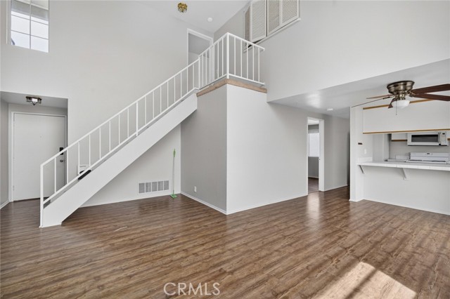 Detail Gallery Image 4 of 59 For 237 Avenida Montalvo #B,  San Clemente,  CA 92672 - 3 Beds | 3 Baths