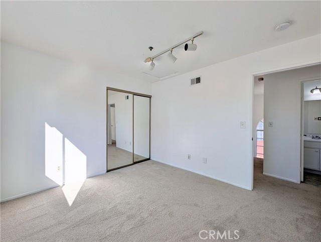 9235 Woodman Avenue, Arleta CA: https://media.crmls.org/medias/b97f48c1-43c4-4de4-9fd2-f3af83c87b97.jpg