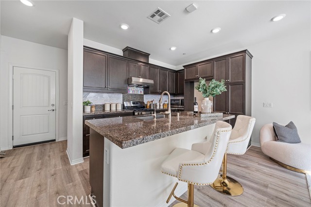 16022 Voyager Avenue, Chino CA: https://media.crmls.org/medias/b98036f1-f9c5-40e7-a9f0-c26280888d31.jpg