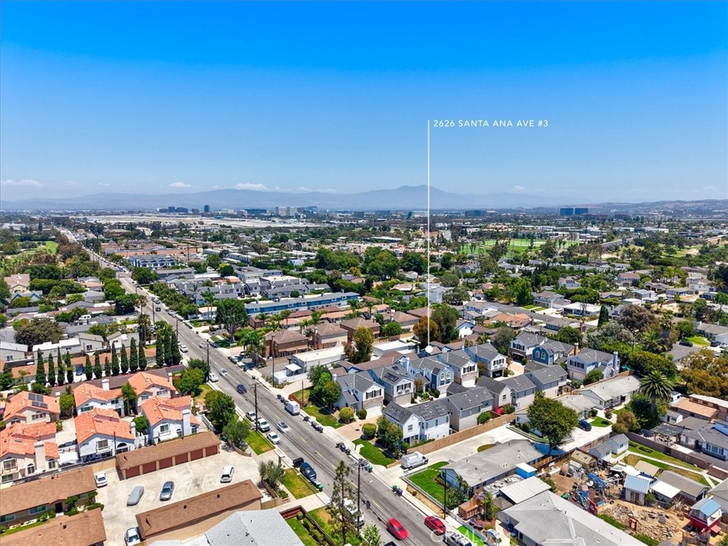 https://media.crmls.org/medias/b9816555-d469-4599-b295-e1fa99d026d2.jpg?preset=X-Large