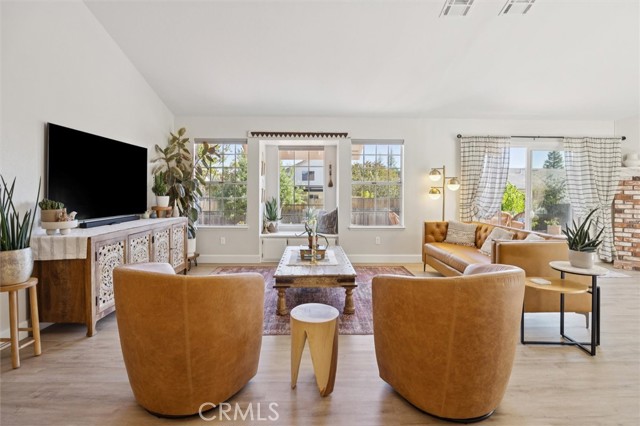 215 Meadowlark Road, Paso Robles CA: https://media.crmls.org/medias/b9816640-a40f-43ea-856c-fe9bfcc621d0.jpg