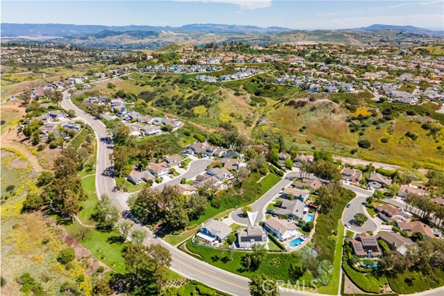 Image 48 of 63 For 3 Taylor Place